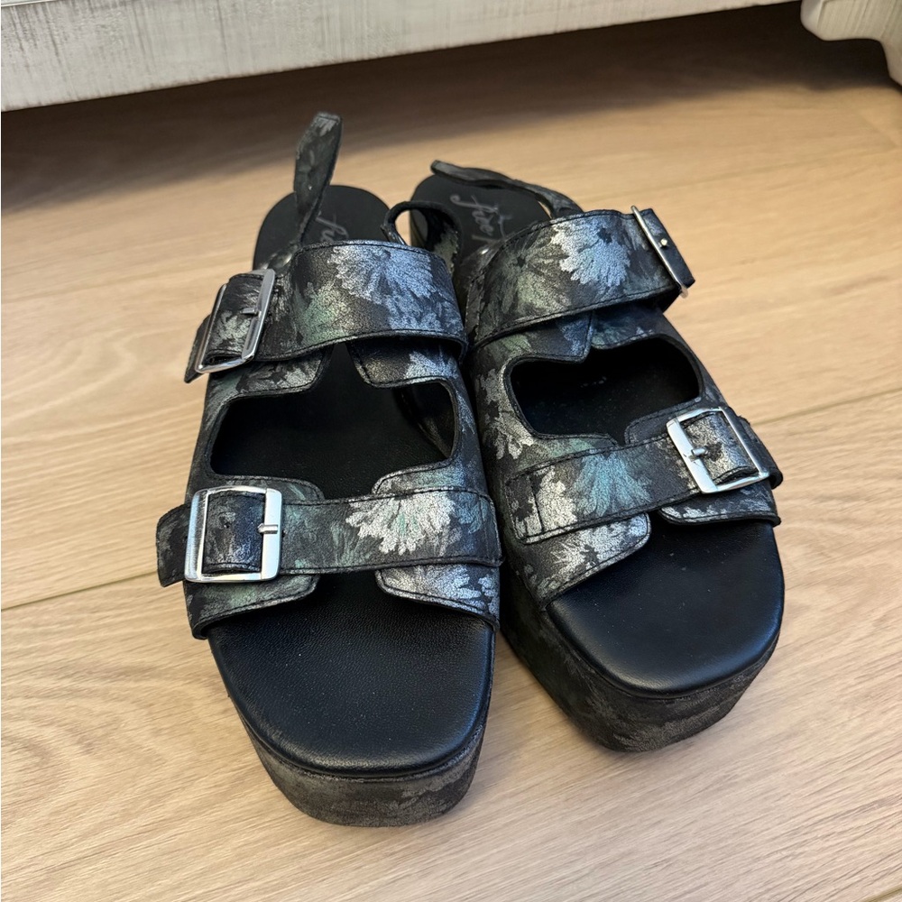 Free People sandals